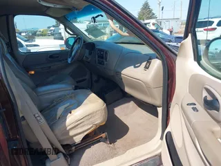 2000 Ford F-150 XL с VIN 1FTRX18L0YKA02144, выставлен на аукционе IAAI как лот 42149124 с пробегом 189 528 миль миль и . История ставок и продаж доступна на DreamBid. Изображение 5.