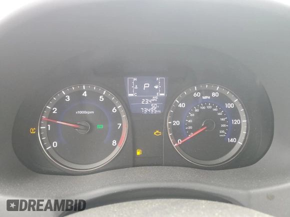 2017 Hyundai Accent SE z VIN KMHCT4AE3HU330723, wystawiony jako Copart lot #53052395 z przebiegiem 73 495 mil mil oraz Czysty tytuł • Clean title. Historia ofert i sprzedaży dostępna na DreamBid. Obrazek 9.