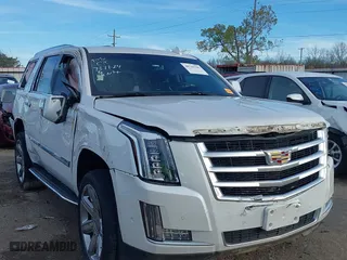 2018 Cadillac Escalade Luxury with VIN 1GYS3BKJ7JR140183, listed as a IAAI auction lot 40769705 with 106,774 mi miles. Bid and sale history available at carsss.com. Image 6.