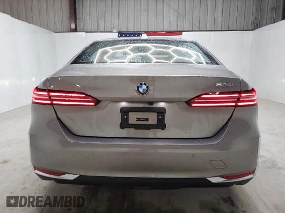 2025 BMW 5 Series 530i with VIN WBA43FJ09SCT20846, listed as a Copart auction lot 45483035 with 6,105 mi miles and Clean Title. Bid and sale history available at carsss.com. Image 6.