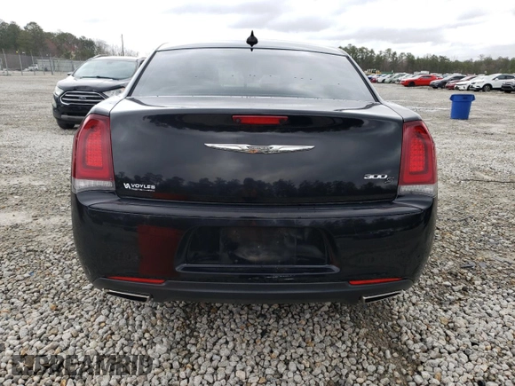 2019 Chrysler 300 S z VIN 2C3CCABG1KH577854, wystawiony jako Copart lot #47321705 z przebiegiem 112 511 mil mil oraz Szkoda całkowita • Salvage title. Historia ofert i sprzedaży dostępna na DreamBid. Obrazek 6.