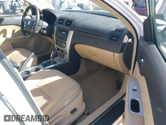 2010 Mercury Milan Premier with VIN 3MEHM0JAXAR616108, listed as a IAAI auction lot 41581286 with 63,534 mi miles and . Bid and sale history available at DreamBid. Image 5.