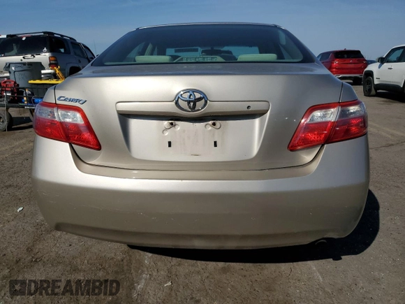 2008 Toyota Camry LE z VIN 4T1BE46K48U232059, wystawiony jako Copart lot #53302165 z przebiegiem 106 705 mil mil oraz Szkoda całkowita • Salvage title. Historia ofert i sprzedaży dostępna na DreamBid. Obrazek 6.
