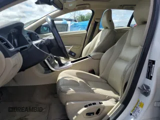 2015 Volvo V60 z VIN YV1612SD8F1199783, wystawiony jako Copart lot #55775985 z przebiegiem 163 589 mil mil oraz Szkoda całkowita • Salvage title. Historia ofert i sprzedaży dostępna na DreamBid. Obrazek 7.