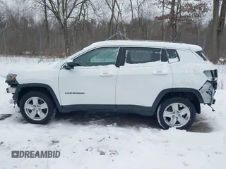2022 Jeep Compass Latitude with VIN 3C4NJDBB0NT181278, listed as a IAAI auction lot 41502849 with 30,827 mi miles and . Bid and sale history available at DreamBid. Image 14.