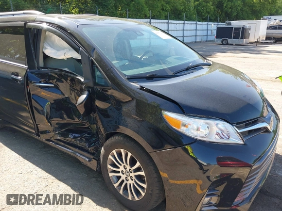 2020 Toyota Sienna XLE Auto Access Seat with VIN 5TDYZ3DC7LS035294, listed as a IAAI auction lot 42557047 with 38,986 mi miles and . Bid and sale history available at DreamBid. Image 17.
