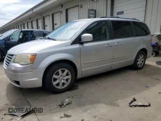 2010 Chrysler Town & Country Touring z VIN 2A4RR5D10AR273535, wystawiony jako Copart lot #54356665 z przebiegiem 238 132 mil mil oraz Szkoda całkowita • Salvage title. Historia ofert i sprzedaży dostępna na DreamBid. Obrazek 1.