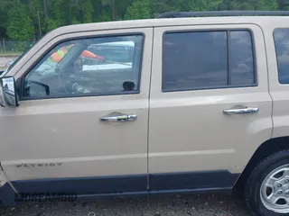 2017 Jeep Patriot Sport SE z VIN 1C4NJRBB7HD179745, wystawiony jako IAAI lot #42123308 z przebiegiem 100 255 mil mil oraz . Historia ofert i sprzedaży dostępna na DreamBid. Obrazek 14.