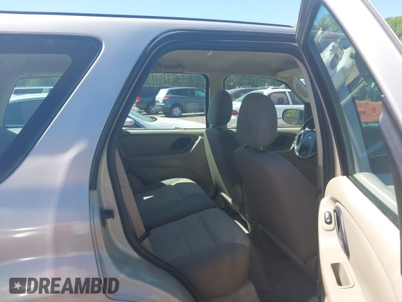 2005 Ford Escape XLS Value with VIN 1FMYU02Z25KB13278, listed as a IAAI auction lot 41981861 with 173,733 mi miles. Bid and sale history available at carsss.com. Image 8.