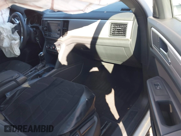 2021 Volkswagen Atlas S with VIN 1V2AC2CA2MC234168, listed as a IAAI auction lot 40842265 with 27,765 mi miles and . Bid and sale history available at DreamBid. Image 5.
