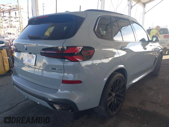 2025 BMW X5 sDrive40i with VIN 5UX13EU06S9Y55088, listed as a IAAI auction lot 41621580 with 1 mi miles. Bid and sale history available at carsss.com. Image 4.