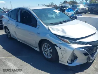 2020 Toyota Prius Prime LE with VIN JTDKARFP1L3163063, listed as a IAAI auction lot 41947526 with NaN miles. Bid and sale history available at carsss.com. Image 6.