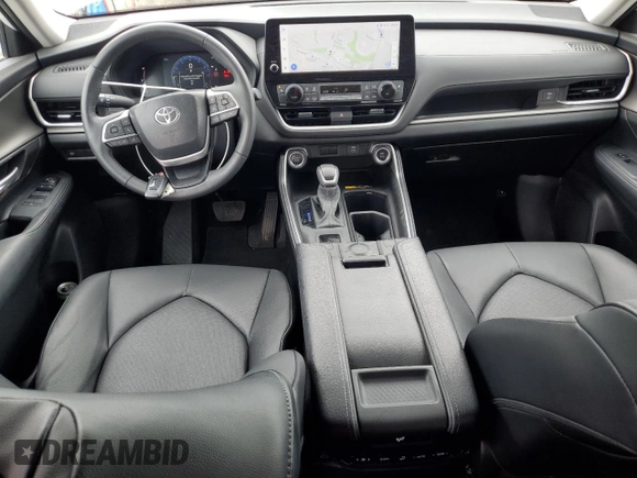 2024 Toyota Highlander XLE with VIN 5TDAAAB53RS064463, listed as a Copart auction lot 57293225 with 11,574 mi miles and Salvage title. Bid and sale history available at DreamBid. Image 8.