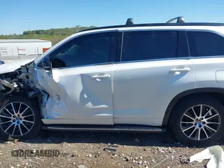 2018 Toyota Highlander SE with VIN 5TDKZRFH1JS288819, listed as a IAAI auction lot 42037923 with 88,273 mi miles and . Bid and sale history available at DreamBid. Image 15.