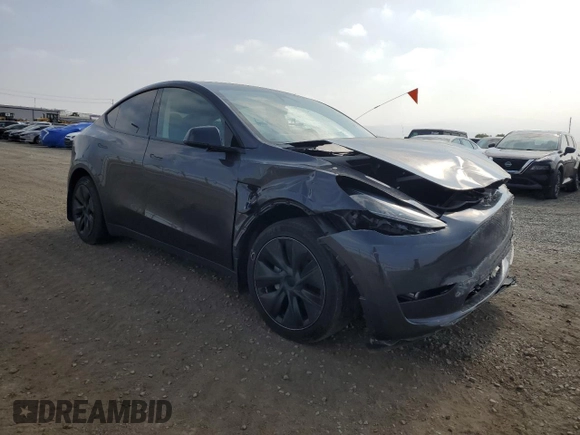 2024 Tesla Model Y z VIN 7SAYGDED4RF126610, wystawiony jako Copart lot #61455825 z przebiegiem 19 049 mil mil oraz Czysty tytuł • Clean title. Historia ofert i sprzedaży dostępna na DreamBid. Obrazek 4.