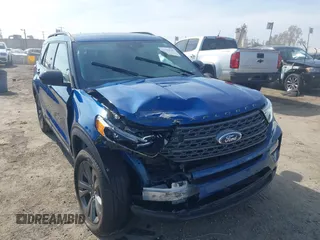 2023 Ford Explorer XLT with VIN 1FMSK7DH9PGA46015, listed as a IAAI auction lot 41593747 with 40,100 mi miles. Bid and sale history available at carsss.com. Image 1.
