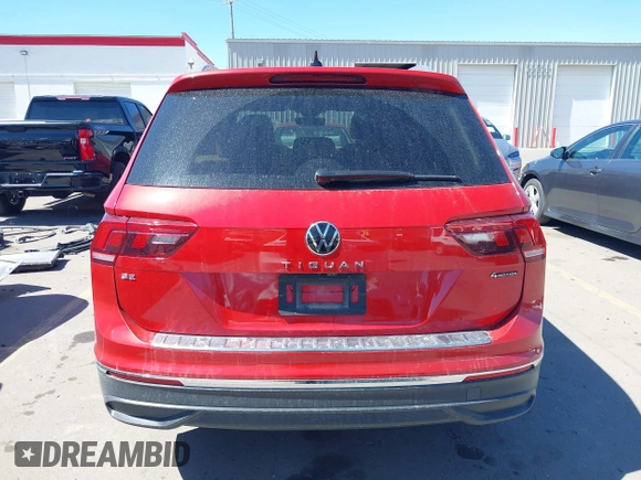 2024 Volkswagen Tiguan SE with VIN 3VV2B7AXXRM096755, listed as a IAAI auction lot 41968698 with 20,909 mi miles and . Bid and sale history available at DreamBid. Image 17.