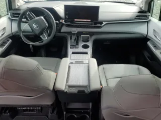 2025 Toyota Sienna XLE with VIN 5TDJRKEC7SS227680, listed as a Copart auction lot 48118175 with 1,085 mi miles and Salvage Title. Bid and sale history available at carsss.com. Image 8.