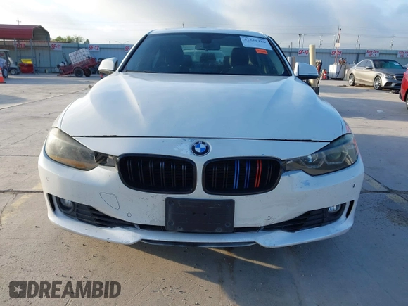 2015 BMW 3 Series 328i с VIN WBA3C1C59FK120021, выставлен на аукционе IAAI как лот 42579388 с пробегом 204 475 миль миль и . История ставок и продаж доступна на DreamBid. Изображение 12.