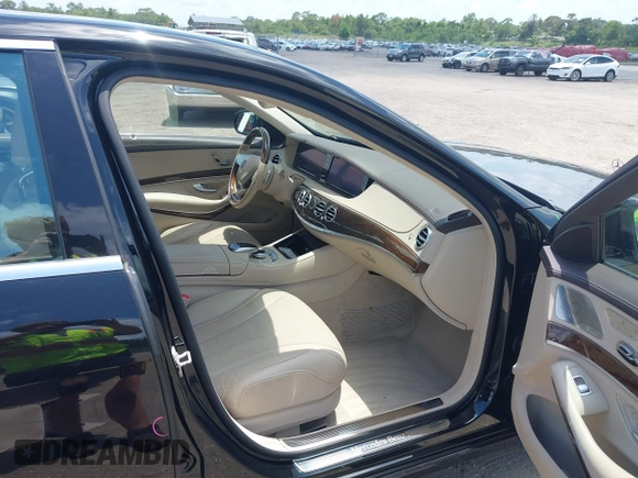 2016 Mercedes-Benz S 550 z VIN WDDUG8FB6GA235985, wystawiony jako IAAI lot #42389803 z przebiegiem 49 141 mil mil oraz . Historia ofert i sprzedaży dostępna na DreamBid. Obrazek 5.