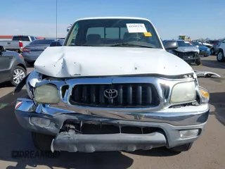 2002 Toyota Tacoma PreRunner z VIN 5TESM92N32Z883802, wystawiony jako IAAI lot #41949270 z przebiegiem 219 690 mil mil oraz . Historia ofert i sprzedaży dostępna na DreamBid. Obrazek 12.