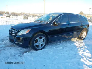 2011 Mercedes-Benz R-Class R 350 with VIN 4JGCB6FE3BA114001, listed as a IAAI auction lot 41309561 with 126,819 mi miles. Bid and sale history available at carsss.com. Image 2.