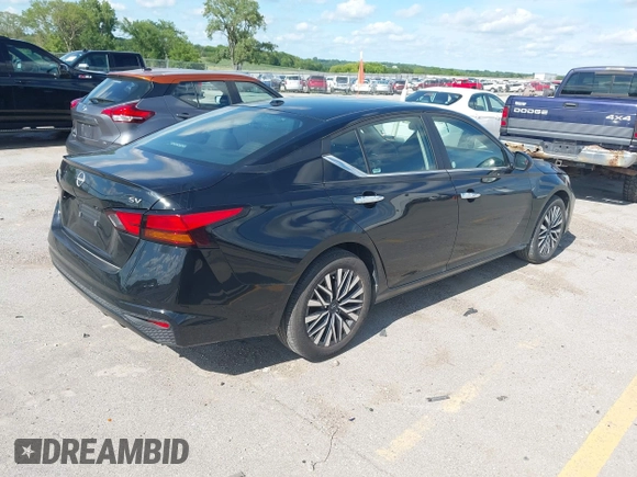 2024 Nissan Altima SV with VIN 1N4BL4DV9RN388218, listed as a IAAI auction lot 42670071 with 33,247 mi miles and . Bid and sale history available at DreamBid. Image 4.