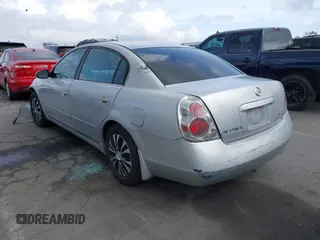 2005 Nissan Altima 2.5 S with VIN 1N4AL11D25N413377, listed as a IAAI auction lot 41919546 with 235,704 mi miles. Bid and sale history available at carsss.com. Image 3.