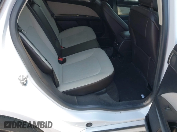 2020 Ford Fusion SE with VIN 3FA6P0HD3LR126389, listed as a IAAI auction lot 42110279 with 51,767 mi miles and . Bid and sale history available at DreamBid. Image 8.