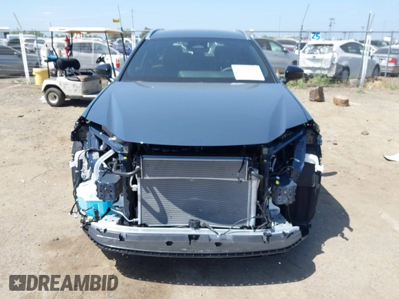 2025 Toyota Crown XLE z VIN JTDACAAJ6S3016620, wystawiony jako IAAI lot #42024734 z przebiegiem 5 492 mil mil oraz . Historia ofert i sprzedaży dostępna na DreamBid. Obrazek 13.