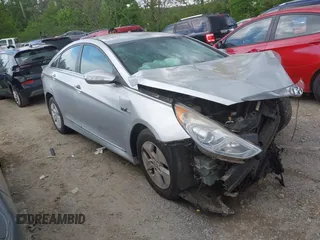 2012 Hyundai Sonata Hybrid z VIN KMHEC4A45CA031065, wystawiony jako IAAI lot #42103604 z przebiegiem 189 934 mil mil oraz . Historia ofert i sprzedaży dostępna na DreamBid. Obrazek 1.