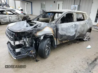 2023 Jeep Compass (RED) Edition z VIN 3C4NJDCNXPT565242, wystawiony jako Copart lot #58893295 z przebiegiem Nie podano mil oraz Nie do naprawy • Non repairable. Historia ofert i sprzedaży dostępna na DreamBid. Obrazek 1.