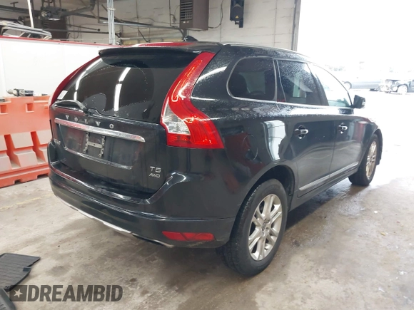 2015 Volvo XC60 T5 z VIN YV4612RK5F2632557, wystawiony jako IAAI lot #42257821 z przebiegiem 151 372 mil mil oraz . Historia ofert i sprzedaży dostępna na DreamBid. Obrazek 4.