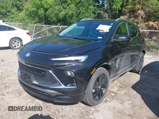 2024 Buick Encore GX Sport Touring z VIN KL4AMDSL3RB083426, wystawiony jako IAAI lot #42067872 z przebiegiem 45 504 mil mil oraz . Historia ofert i sprzedaży dostępna na DreamBid. Obrazek 17.