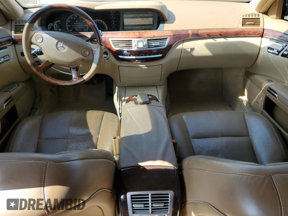 2008 Mercedes-Benz S 550 z VIN WDDNG86X68A175837, wystawiony jako Copart lot #56987915 z przebiegiem 149 855 mil mil oraz Szkoda całkowita • Salvage title. Historia ofert i sprzedaży dostępna na DreamBid. Obrazek 8.