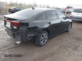 2020 Kia Forte LXS z VIN 3KPF24AD6LE232630, wystawiony jako IAAI lot #42107427 z przebiegiem 61 695 mil mil oraz . Historia ofert i sprzedaży dostępna na DreamBid. Obrazek 4.
