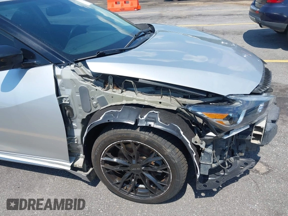 2017 Nissan Maxima Platinum with VIN 1N4AA6AP0HC405145, listed as a IAAI auction lot 42579108 with 138,114 mi miles and . Bid and sale history available at DreamBid. Image 19.