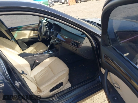 2010 BMW 5 Series 535i xDrive with VIN WBANV9C54AC137927, listed as a IAAI auction lot 41915084 with 183,537 mi miles. Bid and sale history available at carsss.com. Image 5.