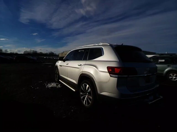2019 Volkswagen Atlas SEL Premium with VIN 1V2NR2CAXKC582684, listed as a Copart auction lot 83217524 with 127,821 mi miles and Salvage title. Bid and sale history available at DreamBid. Image 11.