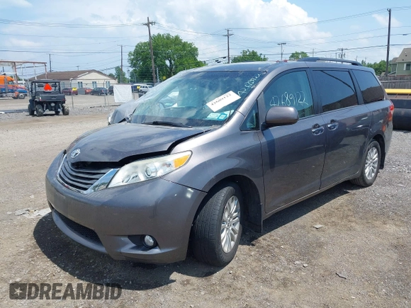 2014 Toyota Sienna XLE с VIN 5TDYK3DC8ES451829, выставлен на аукционе IAAI как лот 42689122 с пробегом 104 729 миль миль и . История ставок и продаж доступна на DreamBid. Изображение 17.