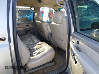 2002 Chevrolet Suburban Z71 with VIN 3GNFK16Z32G173307, listed as a IAAI auction lot 41557165 with 1 mi miles. Bid and sale history available at carsss.com. Image 8.