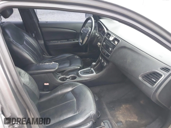 2013 Chrysler 200 Limited with VIN 1C3CCBCG4DN589768, listed as a IAAI auction lot 41201743 with 203,443 mi miles. Bid and sale history available at carsss.com. Image 5.