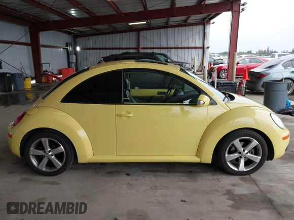 2006 Volkswagen Beetle z VIN 3VWSR31C26M406972, wystawiony jako IAAI lot #41493997 z przebiegiem 222 115 mil mil oraz . Historia ofert i sprzedaży dostępna na DreamBid. Obrazek 13.