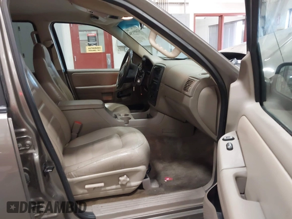 2002 Ford Explorer XLT with VIN 1FMZU73E62ZB66450, listed as a IAAI auction lot 42409150 with 153,059 mi miles and . Bid and sale history available at DreamBid. Image 5.
