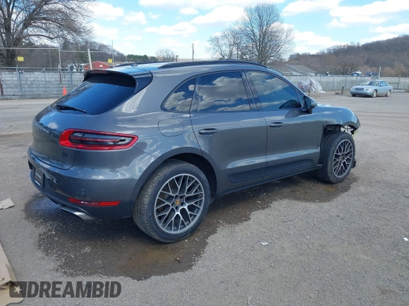 2018 Porsche Macan with VIN WP1AA2A52JLB11042, listed as a IAAI auction lot 41899303 with 86,179 mi miles. Bid and sale history available at carsss.com. Image 4.