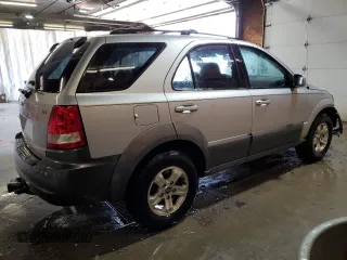 2005 Kia Sorento LX with VIN KNDJC733255467795, listed as a Copart auction lot 54651595 with 190,161 mi miles and Salvage Title. Bid and sale history available at carsss.com. Image 3.