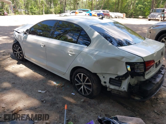 2018 Volkswagen Jetta SE with VIN 3VWDB7AJ1JM261886, listed as a IAAI auction lot 42486968 with Not provided miles and . Bid and sale history available at DreamBid. Image 3.