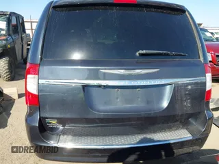 2014 Chrysler Town & Country Touring with VIN 2C4RC1BG0ER208505, listed as a IAAI auction lot 41775840 with 186,617 mi miles. Bid and sale history available at carsss.com. Image 17.