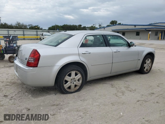 2006 Chrysler 300 C with VIN 2C3KK63H86H345499, listed as a Copart auction lot 87610725 with 171,589 mi miles and Salvage Title. Bid and sale history available at carsss.com. Image 3.