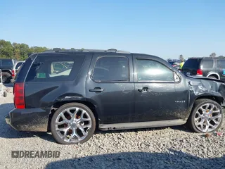 2012 Chevrolet Tahoe LS z VIN 1GNSCAE07CR222086, wystawiony jako IAAI lot #40565065 z przebiegiem 316 041 mil mil oraz . Historia ofert i sprzedaży dostępna na DreamBid. Obrazek 13.